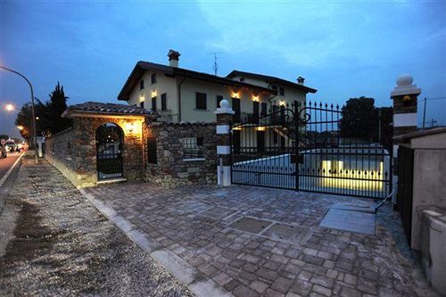 Residenza La Ricciolina Apartahotel 2*